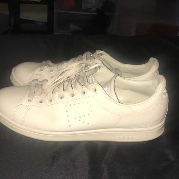 RAF SIMMONS STAN SMITH DUST SAND